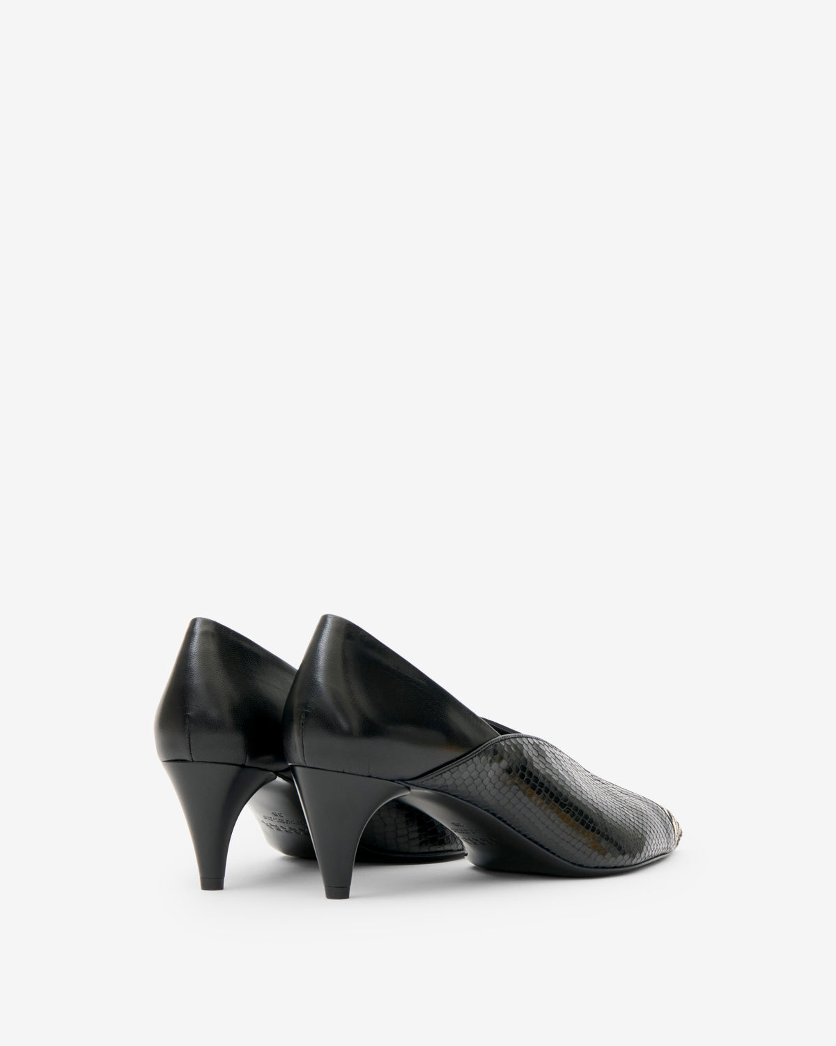 Ilou Pumps